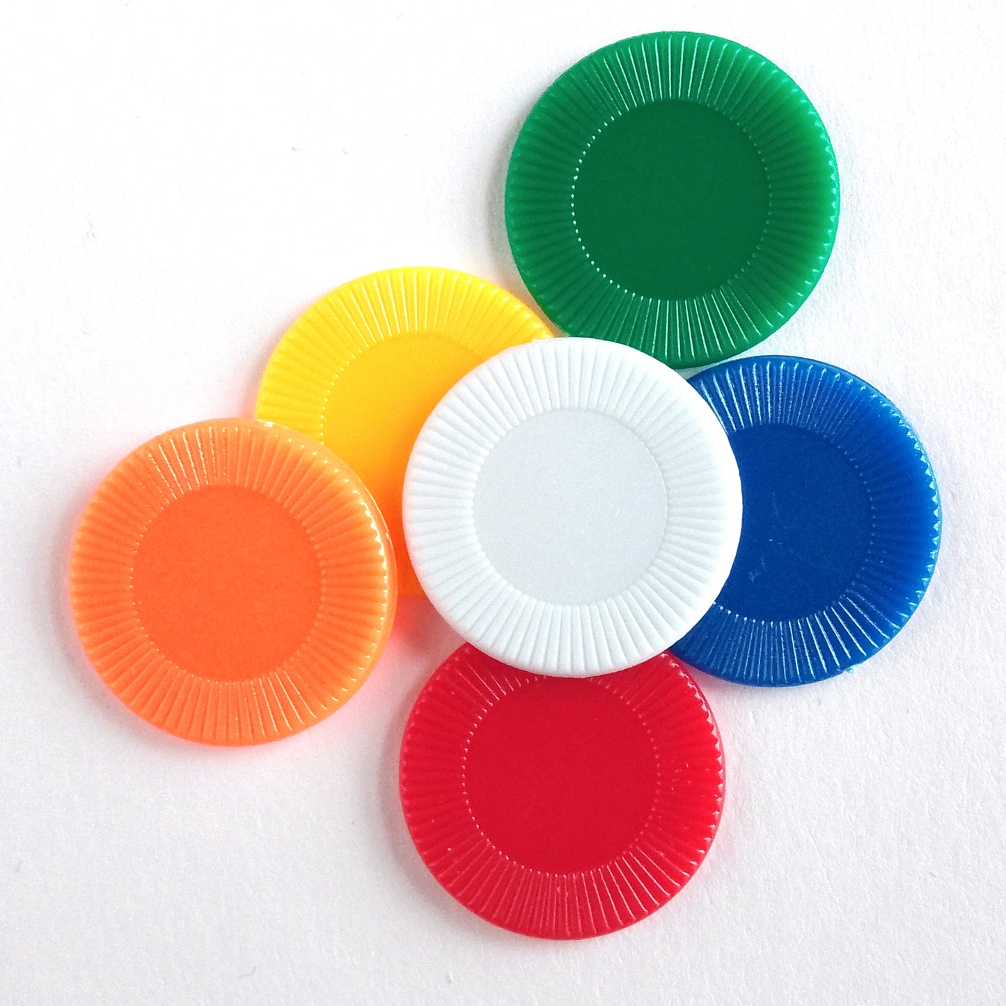 Set of 6 plastic round counters