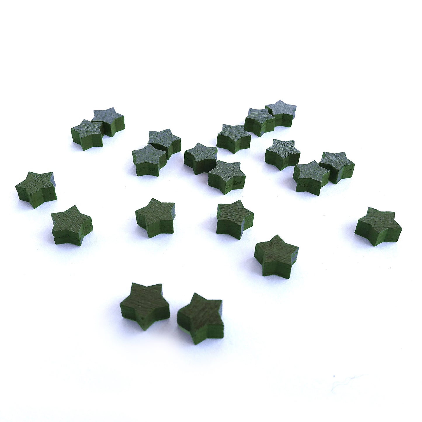 20 Wooden Star Tokens in Dark Forest Green