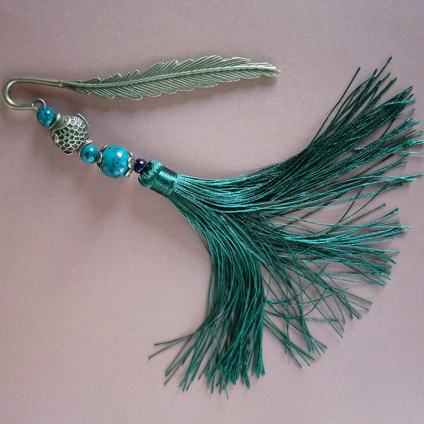 Shimmering Feather Green Tassel Metal Bookmark